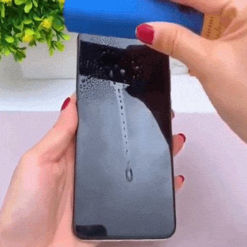 Lavetă cu Sprey Integrat pentru Ecrane